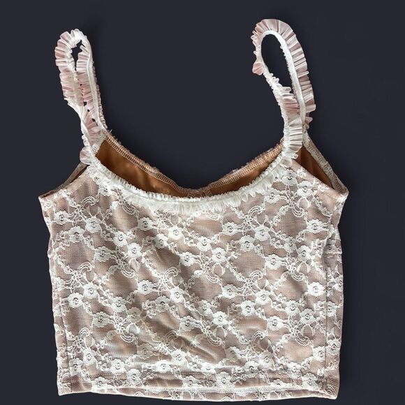 Cream lace tank top with ruffles and bows - Picture 3 of 3